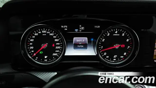 Mercedes-Benz E-Class 2019 — ფოტო 17/30