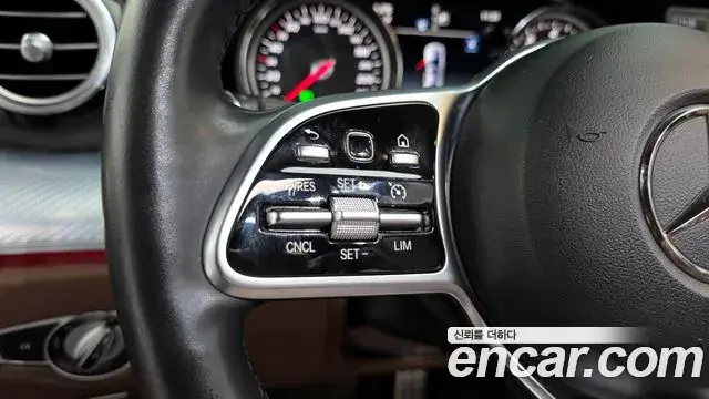 Mercedes-Benz E-Class 2019 — ფოტო 20/30