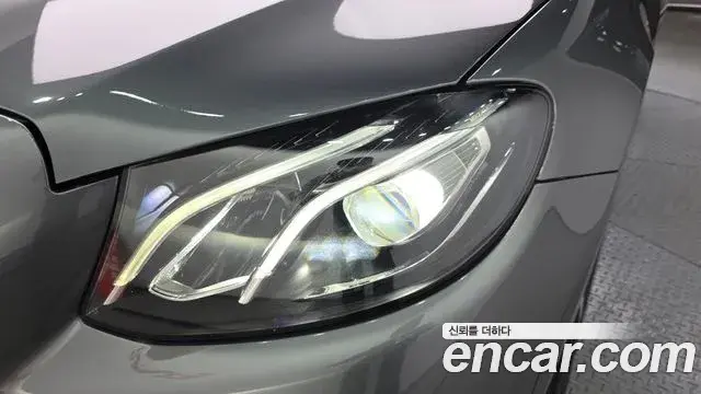 Mercedes-Benz E-Class 2019 — ფოტო 29/30