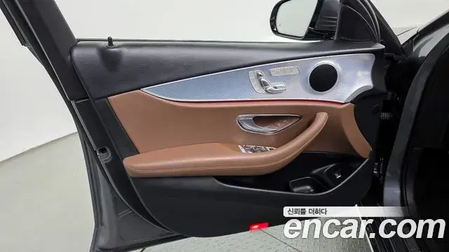 Mercedes-Benz E-Class 2019 — ფოტო 12/30