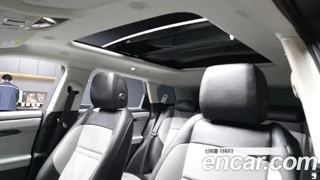 Land Rover Range Rover Evoque 2025 — Фото 18/20