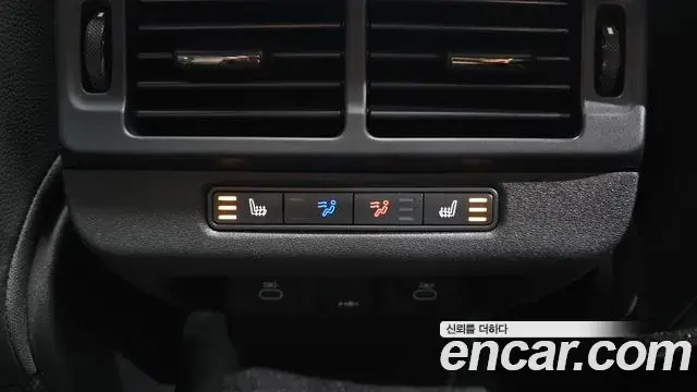 Land Rover Range Rover Evoque 2025 — Фото 19/20