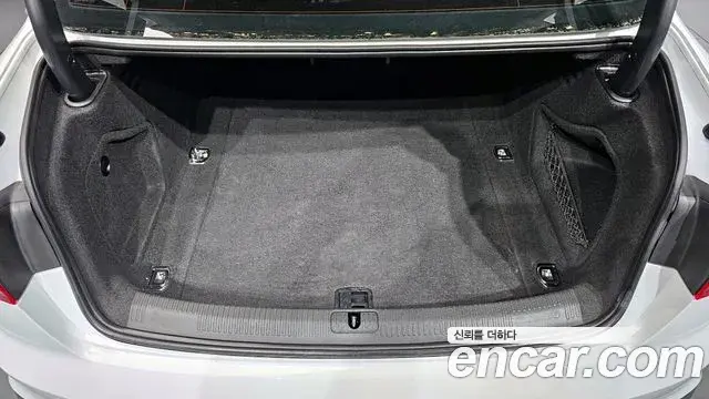 Audi A4 2021 — Şəkil 34/37