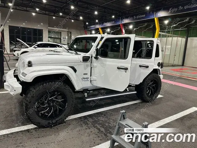 Jeep Wrangler 2022 — Photo 3/9