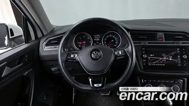 Volkswagen Tiguan 2020 — Şəkil 16/20