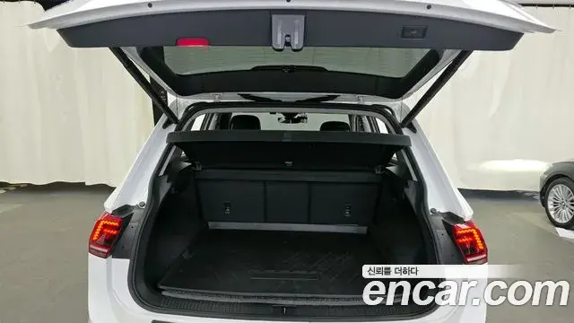 Volkswagen Tiguan 2020 — Şəkil 8/20