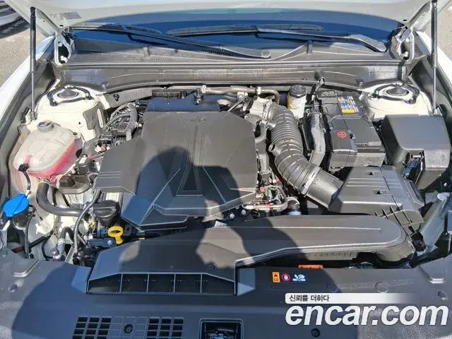 Hyundai Grandeur Hybrid 2023 — ფოტო 4/20