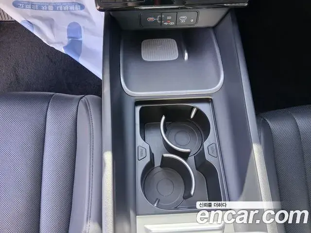 Hyundai Grandeur Hybrid 2023 — ფოტო 9/20