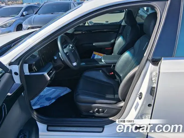 Hyundai Grandeur Hybrid 2023 — ფოტო 8/20