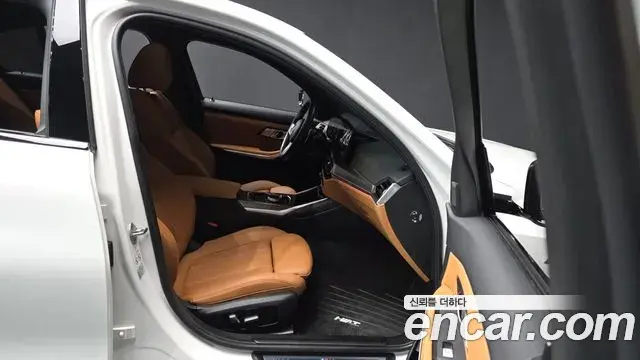 BMW 3 Series 2022 — ფოტო 16/34