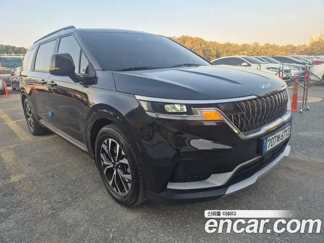Kia Carnival 2022 — Фото 2/18