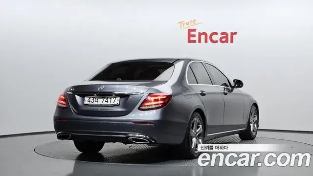 Mercedes-Benz E-Class 2018 — Фото 2/20