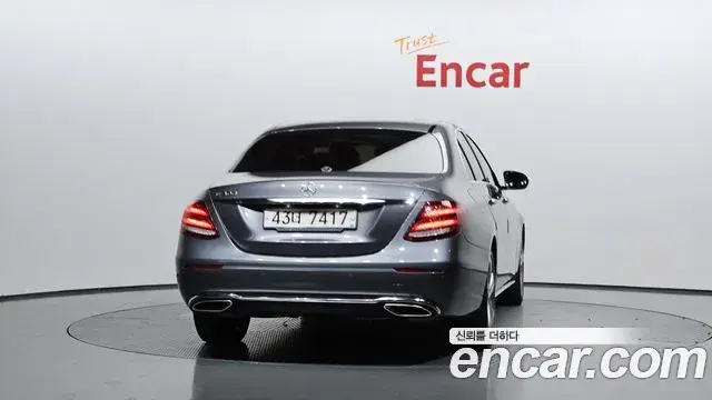 Mercedes-Benz E-Class 2018 — Фото 4/20