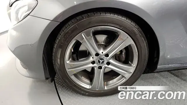 Mercedes-Benz E-Class 2018 — Фото 5/20