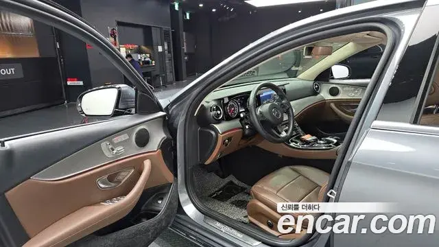 Mercedes-Benz E-Class 2018 — Фото 10/20