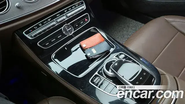 Mercedes-Benz E-Class 2018 — Фото 18/20