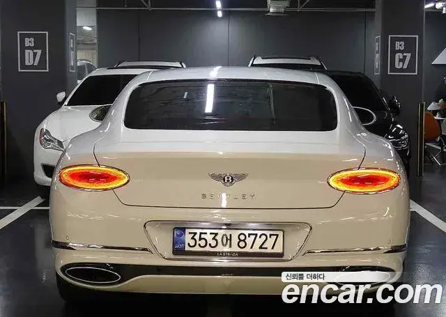 Bentley Continental GT 2018 — ფოტო 14/18