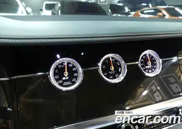 Bentley Continental GT 2018 — ფოტო 15/18