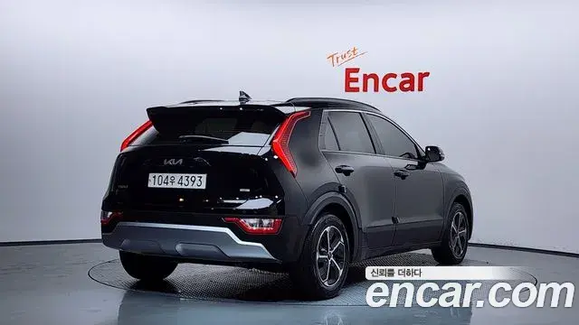 Kia Niro 2022 — Фото 2/20
