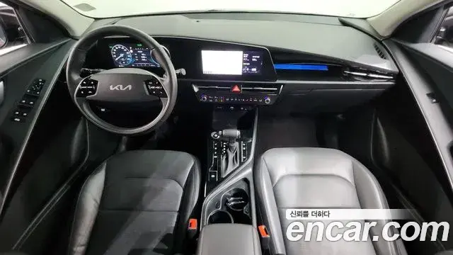 Kia Niro 2022 — Фото 7/20