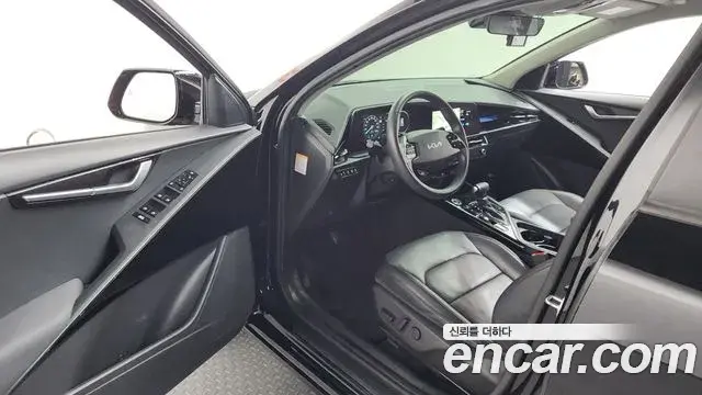 Kia Niro 2022 — Фото 10/20