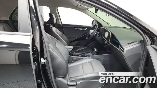 Kia Niro 2022 — Фото 11/20