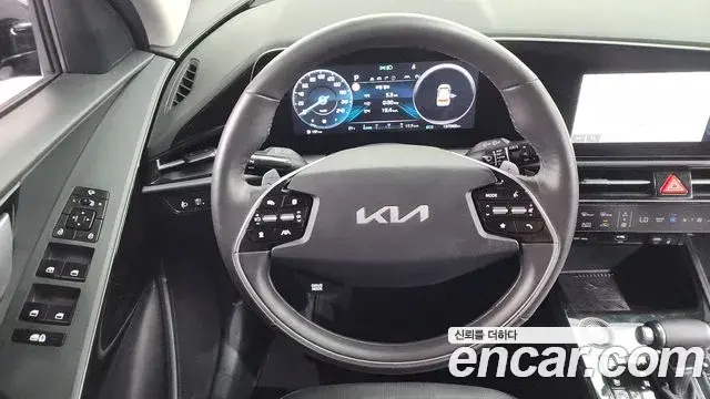 Kia Niro 2022 — Фото 12/20