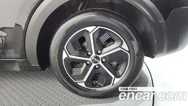 Kia Niro 2022 — Şəkil 11/33