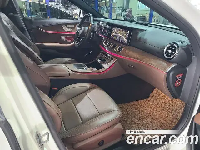 Mercedes-Benz E-Class 2021 — Şəkil 19/20