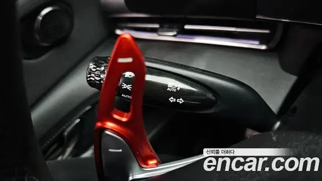 Hyundai The New Avante Hybrid 2022 — Photo 24/32