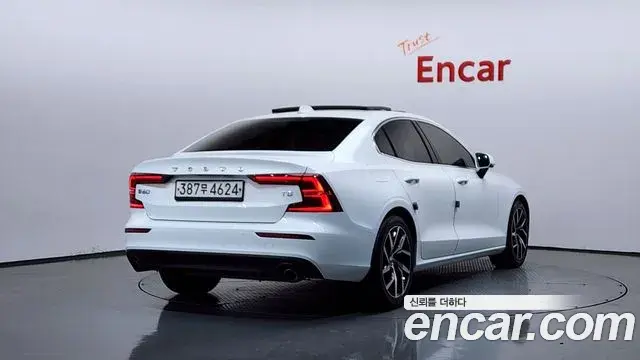 Volvo S60 2020 — Photo 36/36