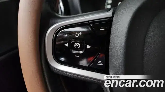 Volvo S60 2020 — Photo 34/36