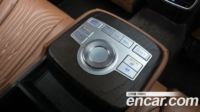 Genesis G80 2022 — Şəkil 19/20