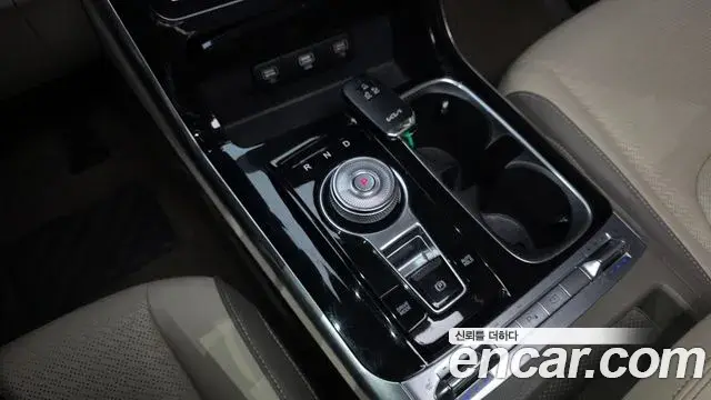 Kia Carnival 2022 — Şəkil 22/33