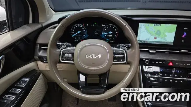 Kia Carnival 2022 — Şəkil 32/33