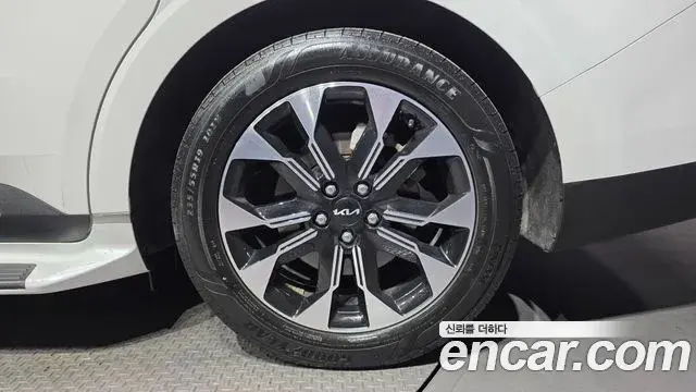Kia Carnival 2022 — Şəkil 20/33