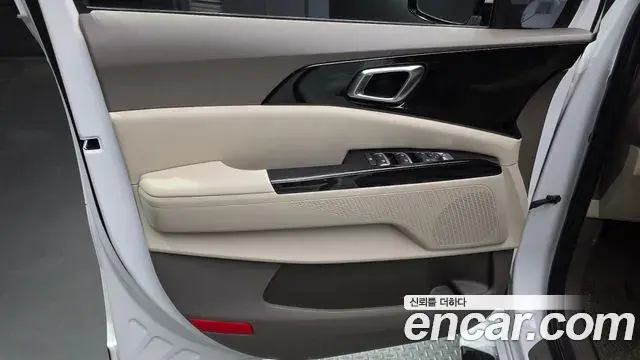 Kia Carnival 2022 — Şəkil 2/33