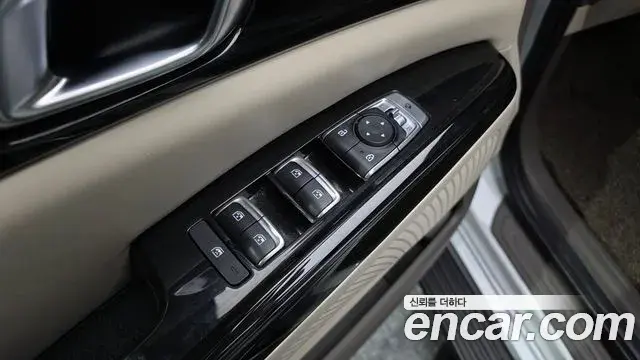 Kia Carnival 2022 — Şəkil 16/33
