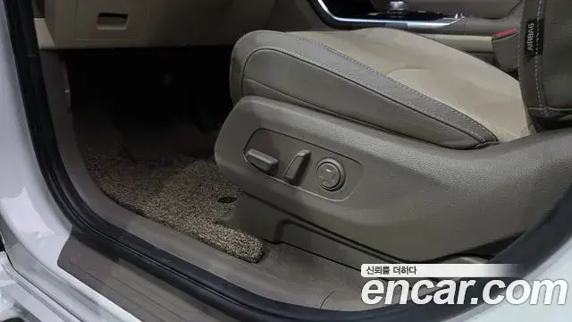 Kia Carnival 2022 — Şəkil 26/33