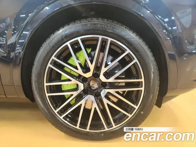Porsche Cayenne 2025 — Photo 3/20