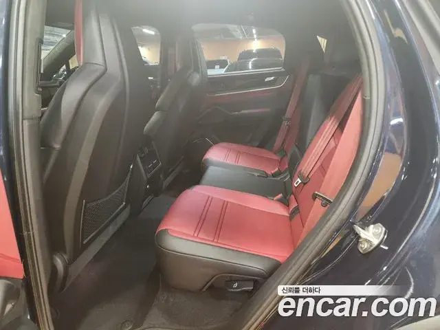 Porsche Cayenne 2025 — Photo 14/20