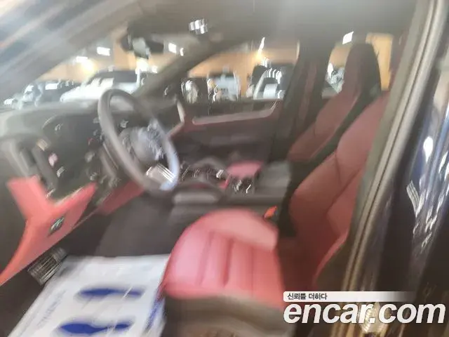 Porsche Cayenne 2025 — Photo 1/20