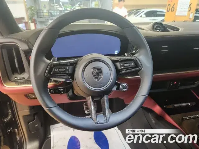 Porsche Cayenne 2025 — Photo 12/20