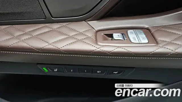 BMW 7 Series 2019 — Şəkil 24/33