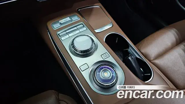 Genesis GV70 2021 — Photo 9/33