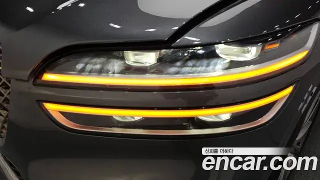 Genesis GV70 2021 — Photo 19/33