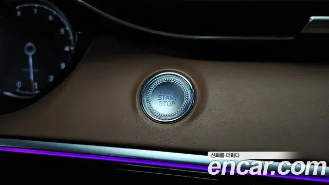 Genesis GV70 2021 — Photo 14/33