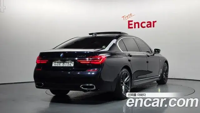 BMW 7 Series 2018 — Photo 7/20