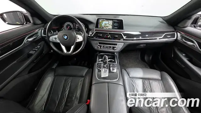 BMW 7 Series 2018 — Photo 16/20