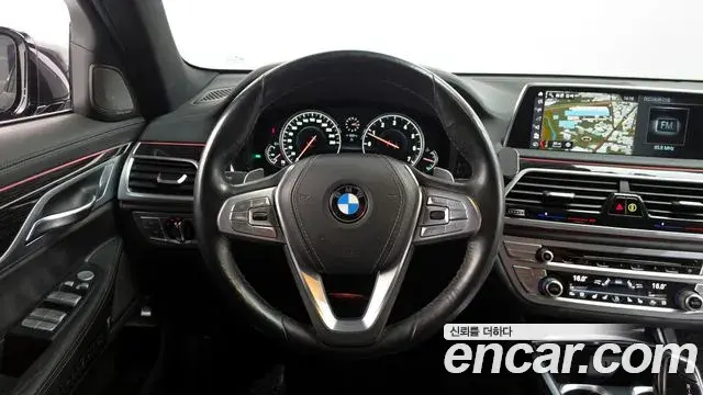 BMW 7 Series 2018 — Photo 8/20